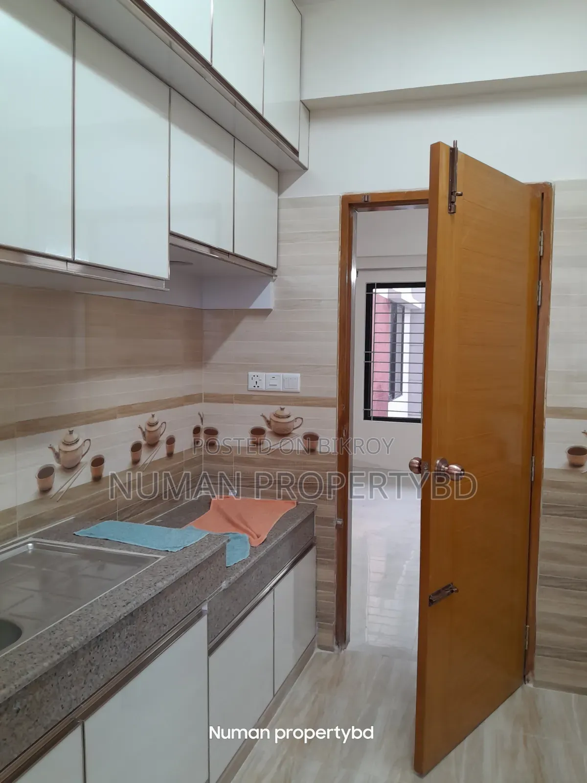 4-bedroom Apartment in Numan Property Bd, Basundhara for rent