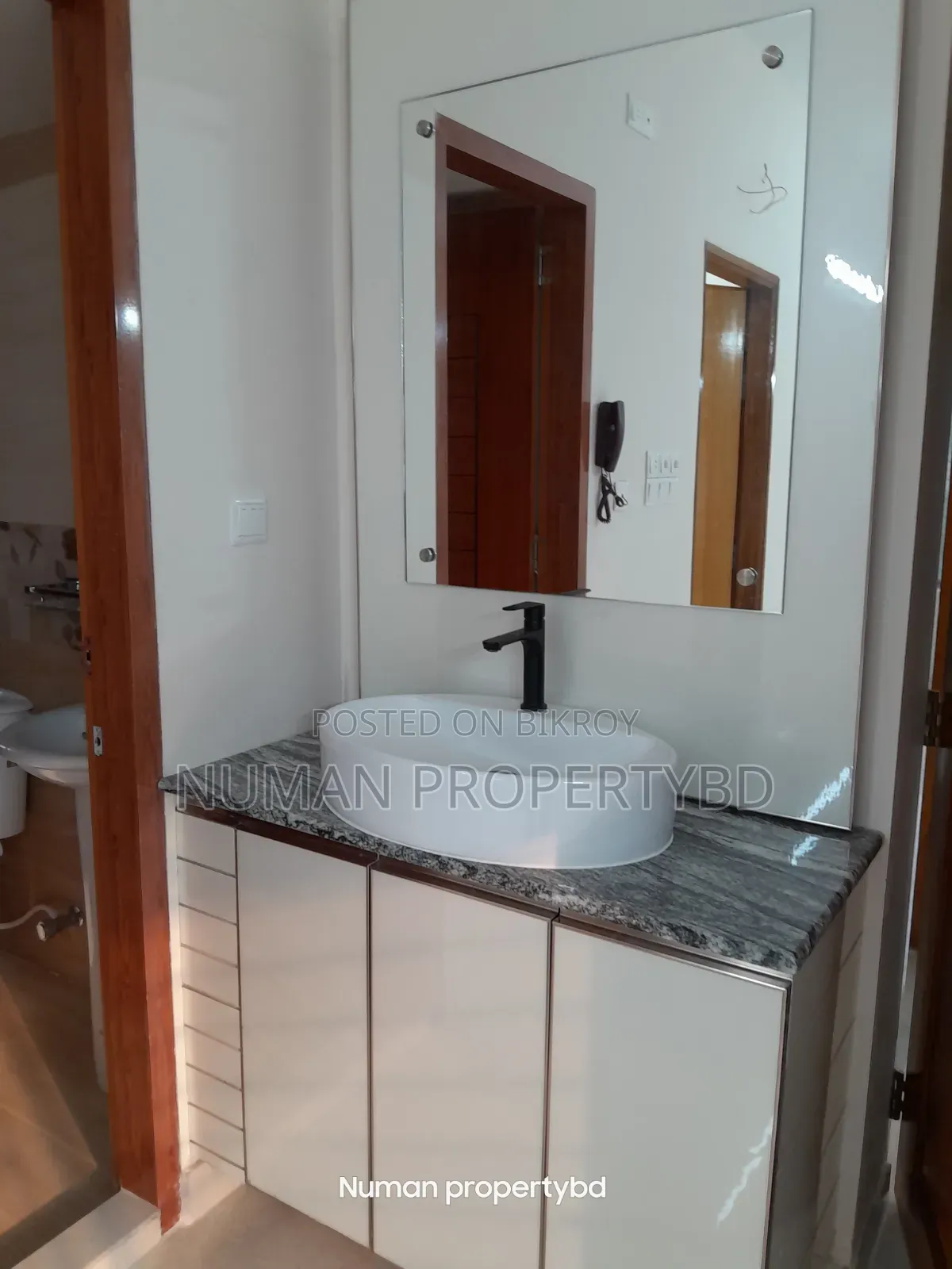 4-bedroom Apartment in Numan Property Bd, Basundhara for rent