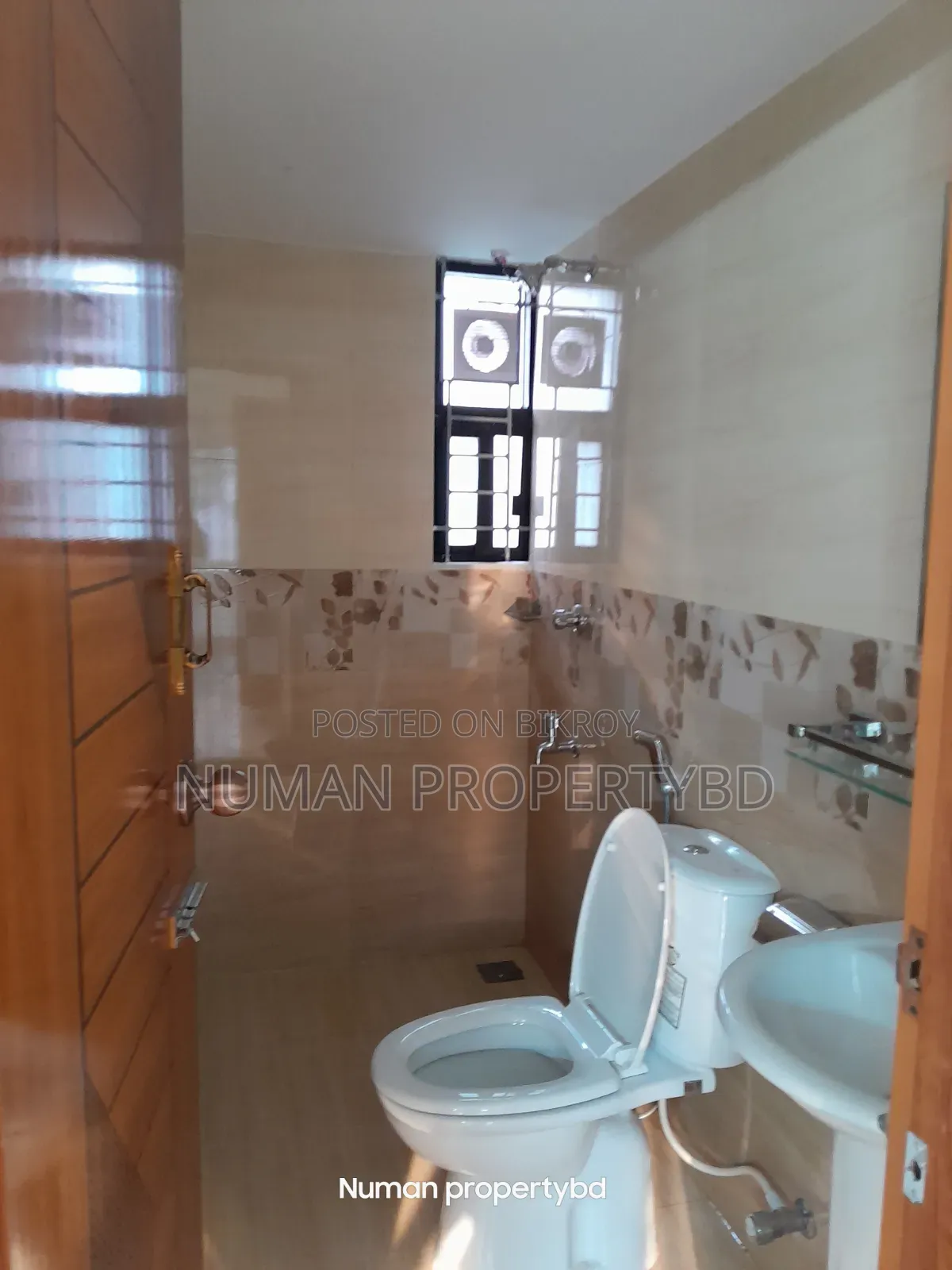 4-bedroom Apartment in Numan Property Bd, Basundhara for rent