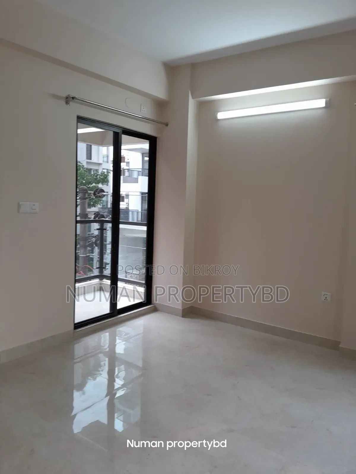 4-bedroom Apartment in Numan Property Bd, Basundhara for rent