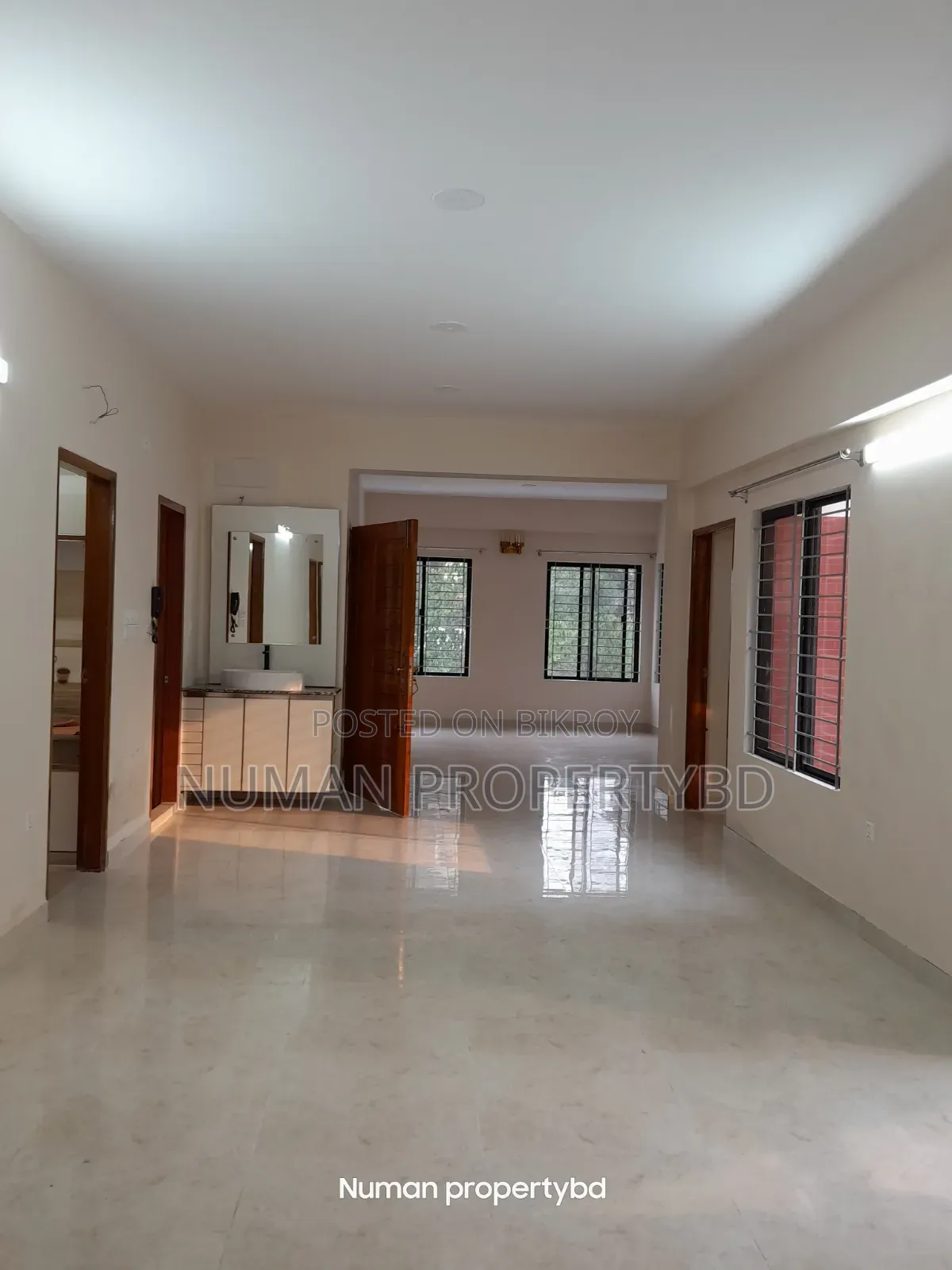 4-bedroom Apartment in Numan Property Bd, Basundhara for rent