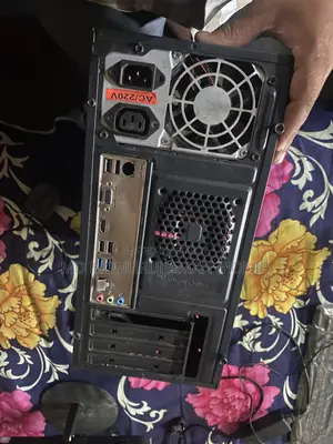 Desktop Computer 4GB Intel Core i3 HDD+SSD 1T