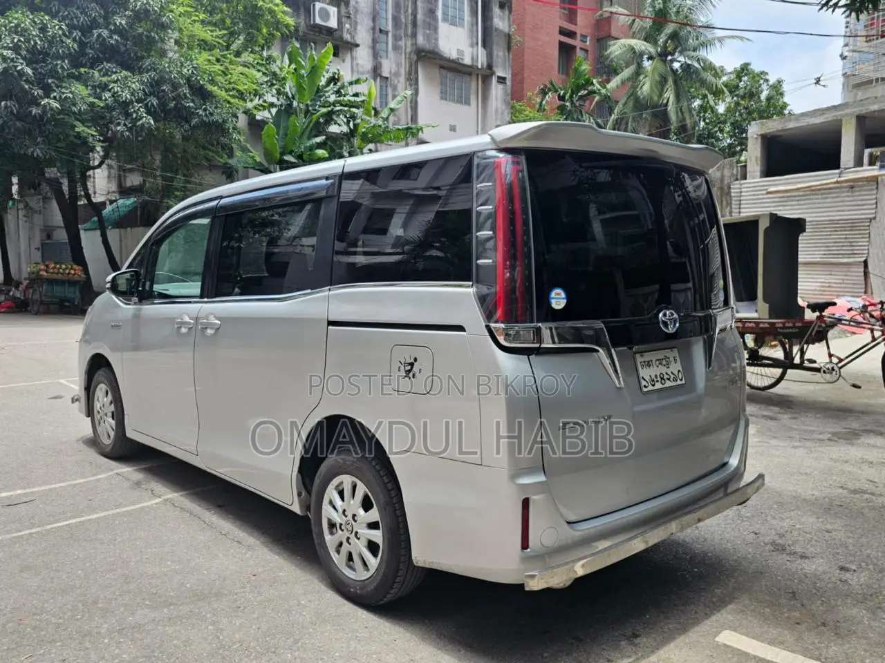 Toyota Esquire ১.৮ ফ্রন্ট হুইল ড্রাইভ হাইব্রিড (৭ সিটার) ২০১৮ সিলভার