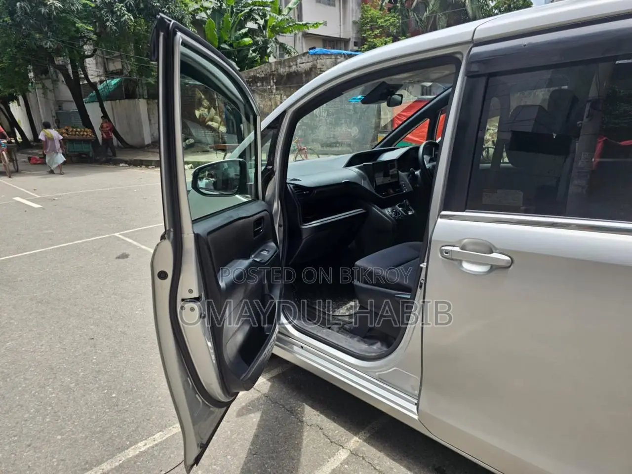 Toyota Esquire ১.৮ ফ্রন্ট হুইল ড্রাইভ হাইব্রিড (৭ সিটার) ২০১৮ সিলভার