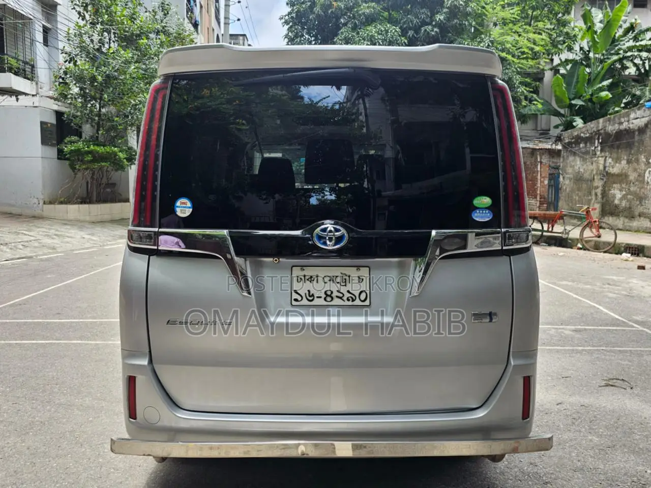 Toyota Esquire ১.৮ ফ্রন্ট হুইল ড্রাইভ হাইব্রিড (৭ সিটার) ২০১৮ সিলভার