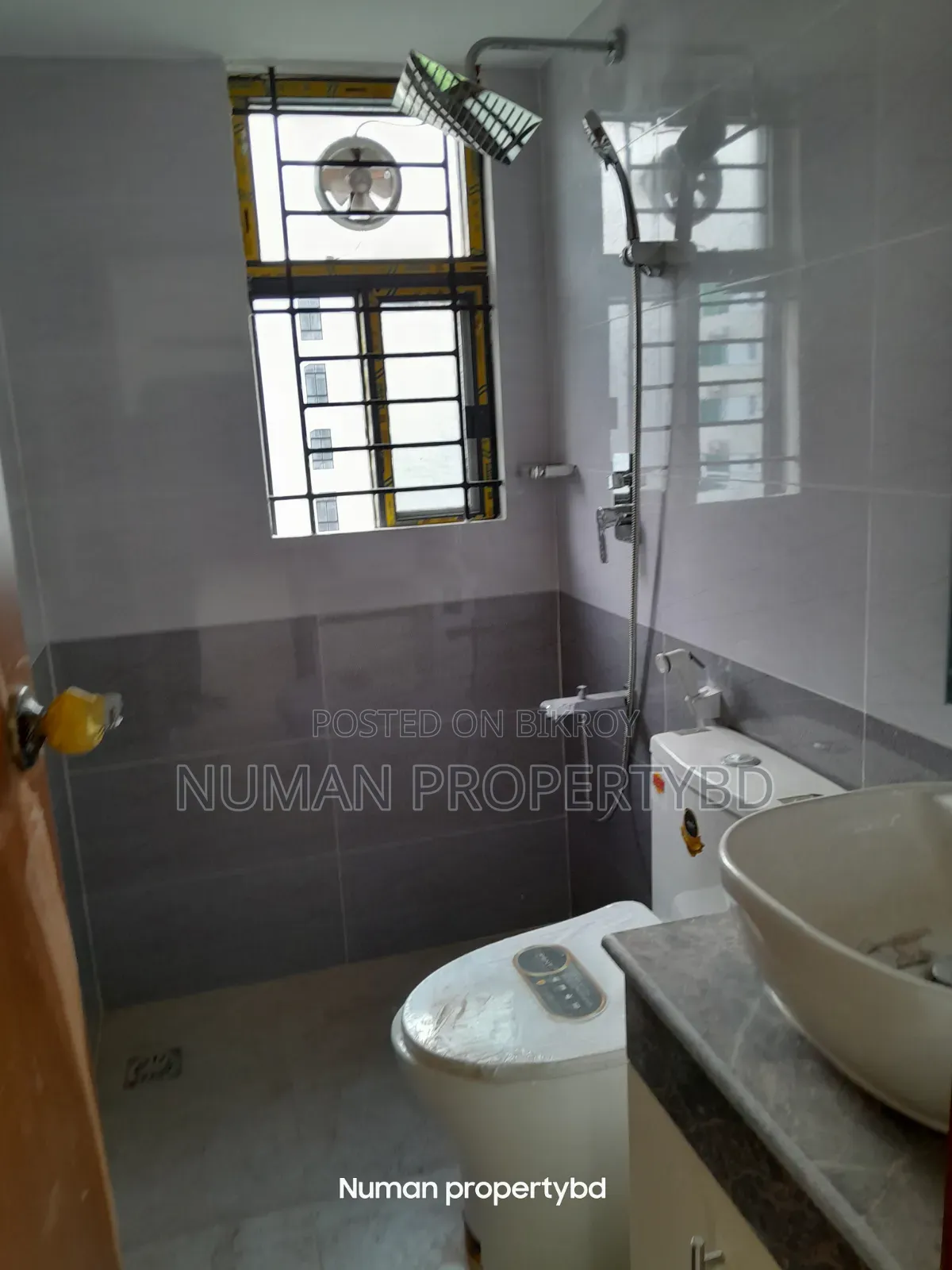 ৪ বেডরুমের অ্যাপার্টমেন্ট নুমান প্রপার্টি বিডি, বসুন্ধরায় ভাড়ার জন্য