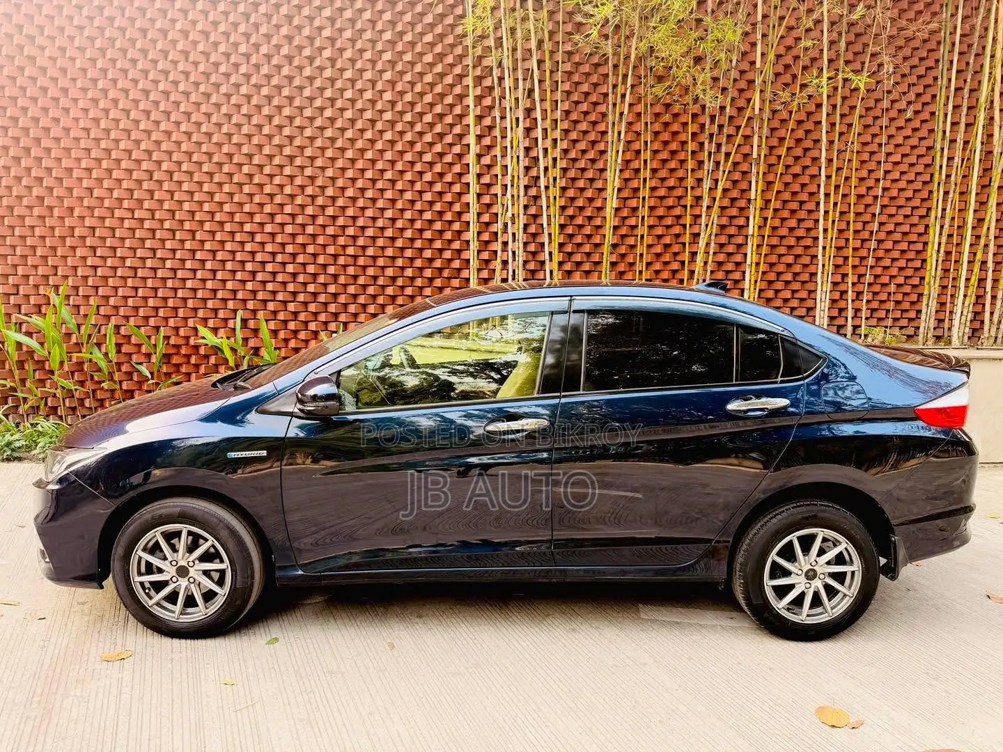 Honda Grace 1.5 Hybrid Front Wheel Drive 2017 Blue