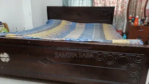 6'×7' বড় সাইজের মজবুত উডকঠের(Partex) খাট – ভালো কন্ডিশন