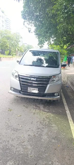 Toyota Noah 2.0 FWD (7 Seater) 2016 Silver