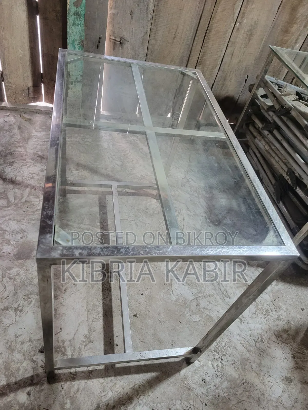 এস এস টেবিল ও চেয়ার