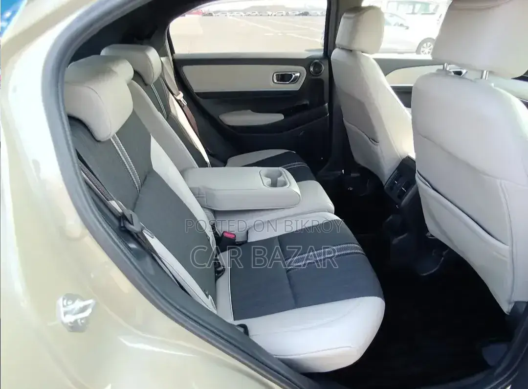 Honda Vezel 2021 Beige