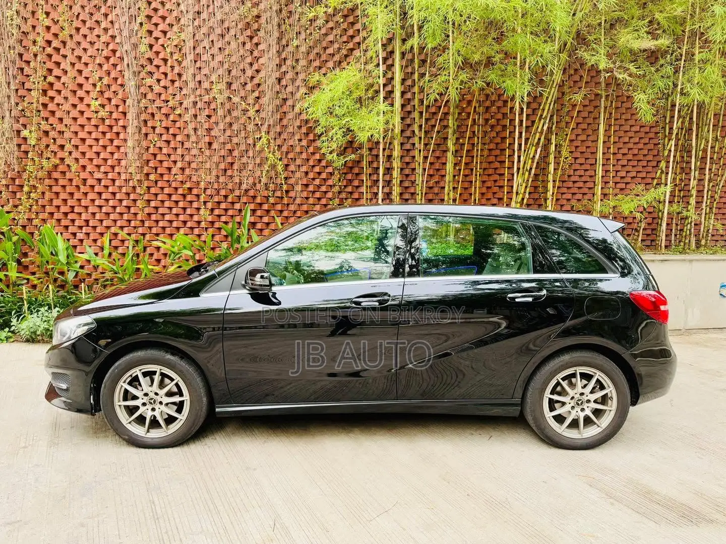 Mercedes-Benz B-Class B180 Petrol 2018 Black