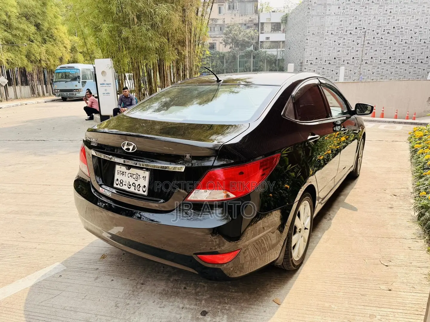 হুন্দাই অ্যাকসেন্ট এসই ২০১৮ নীল