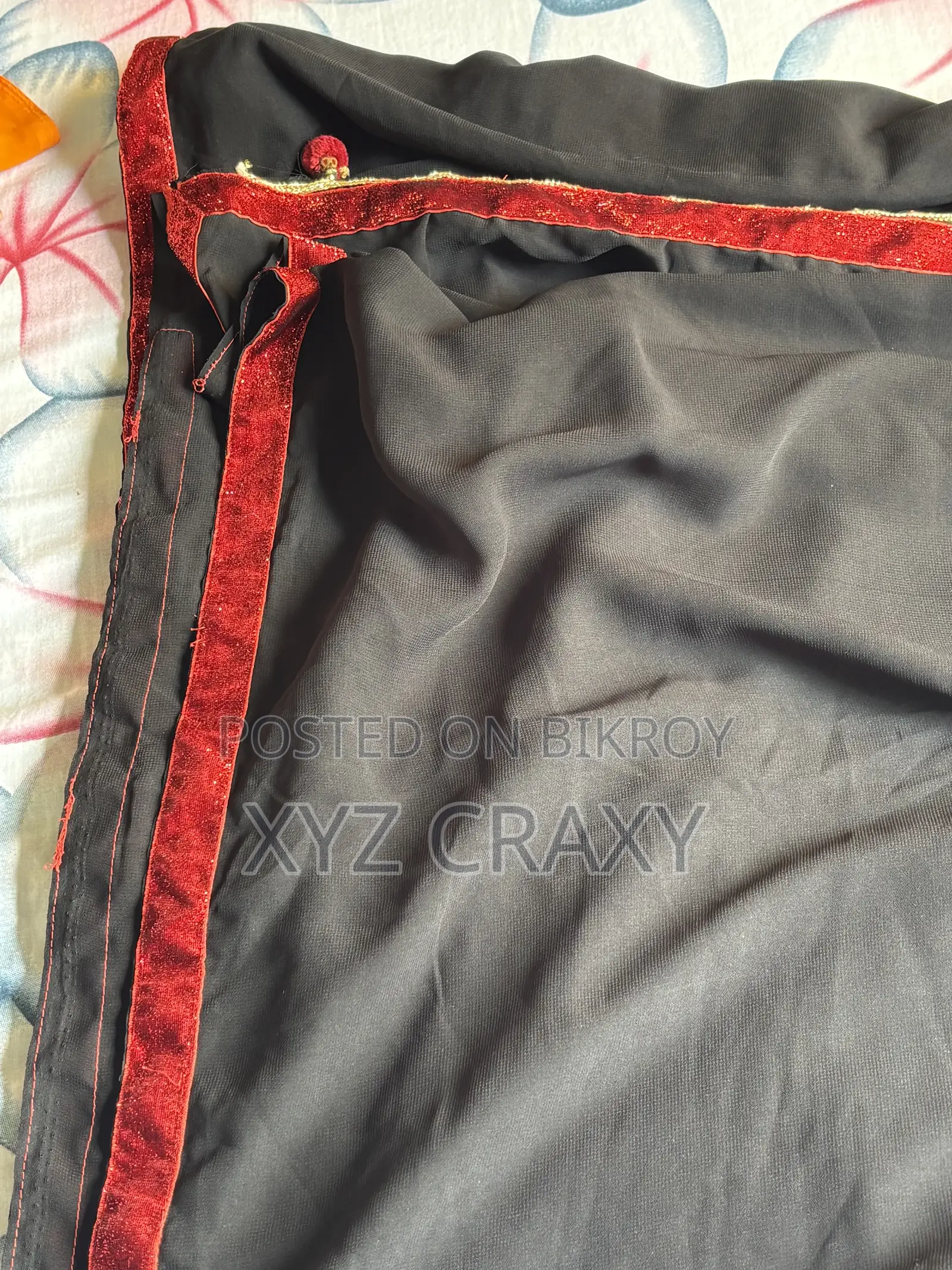 Used Black Saree With Red Side Design