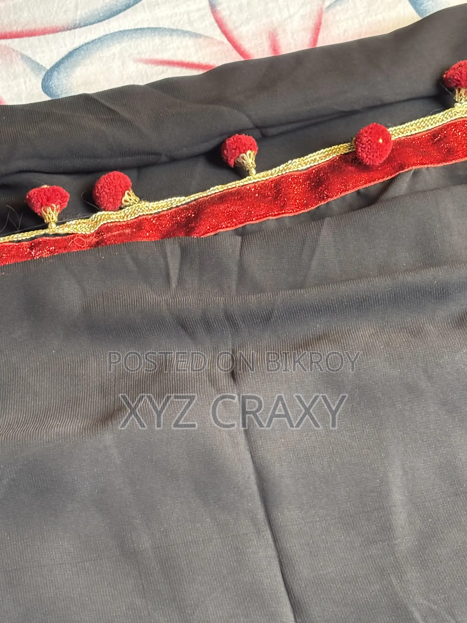 Used Black Saree With Red Side Design