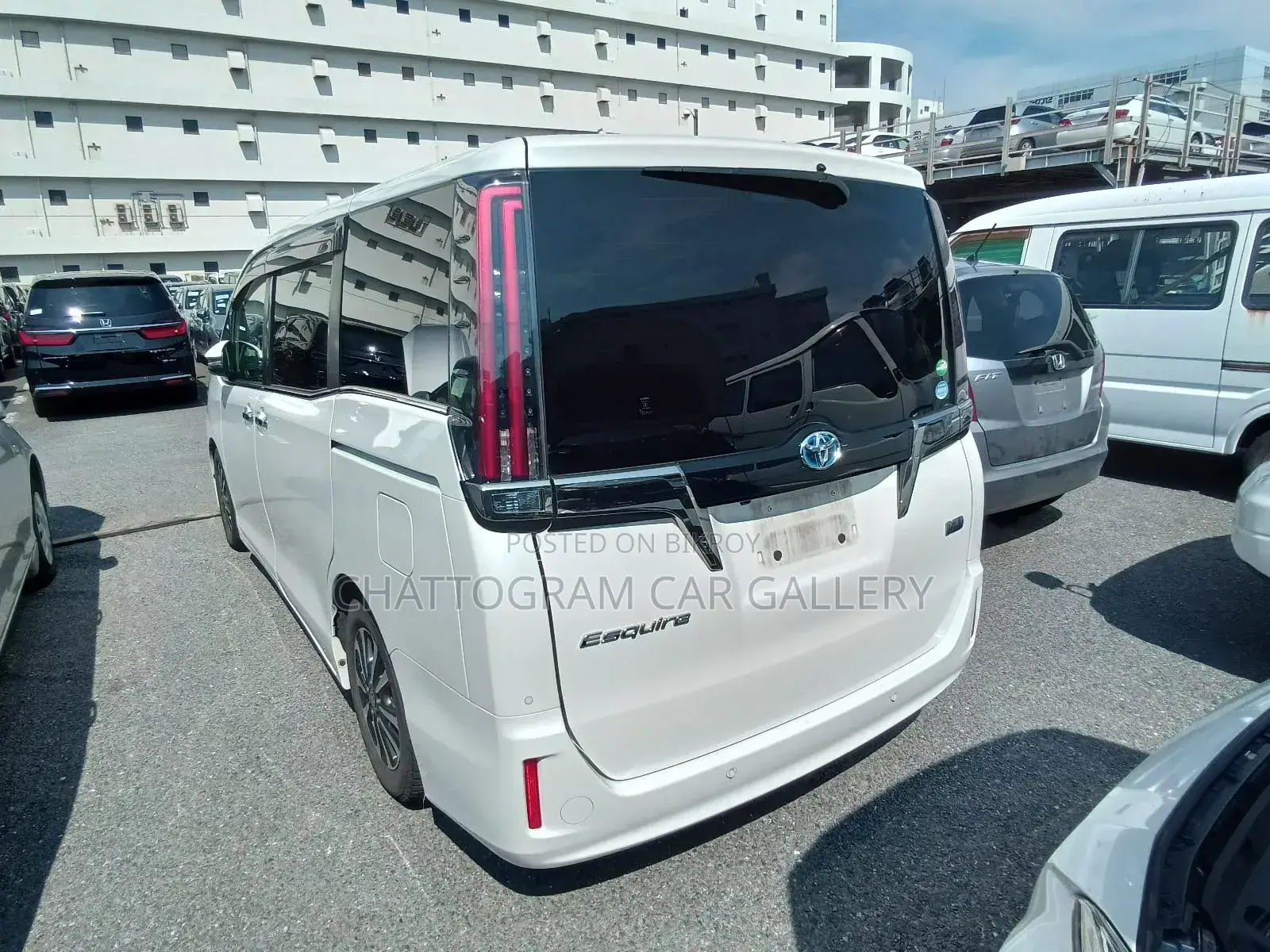 Toyota Esquire 2021 Pearl