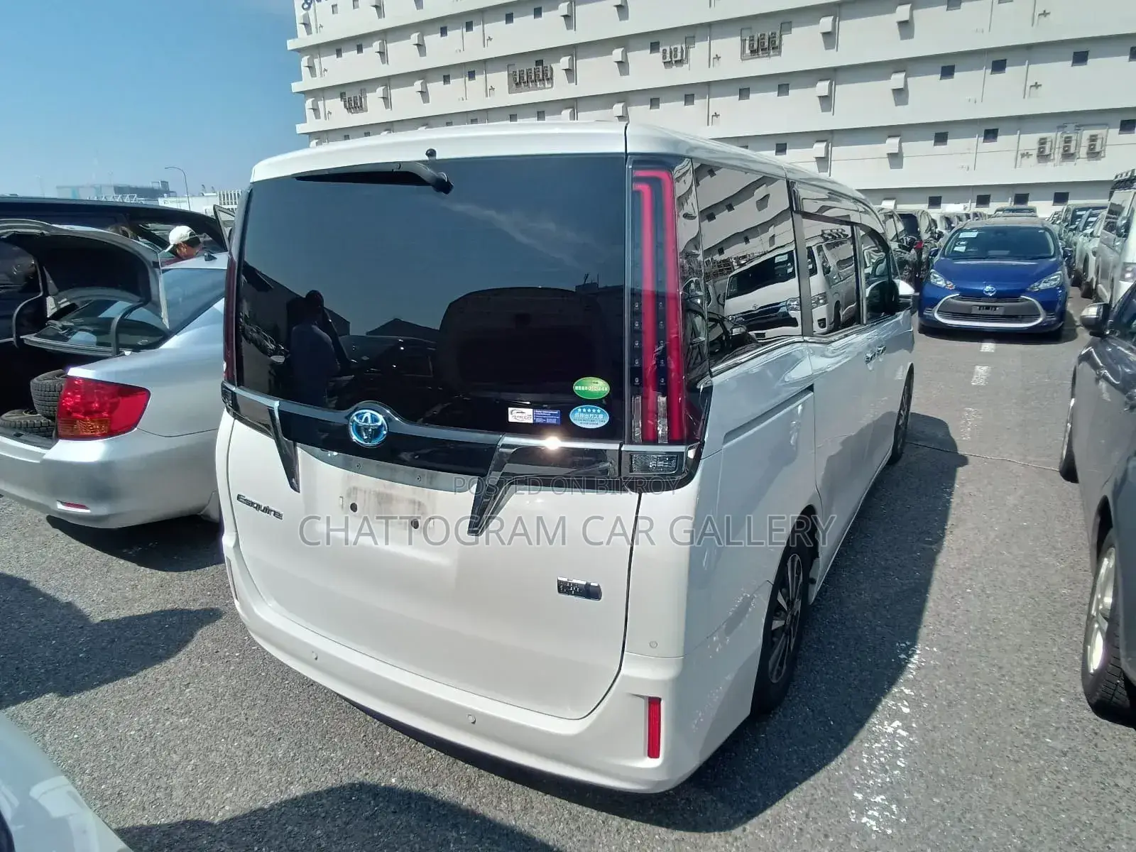 Toyota Esquire 2021 Pearl