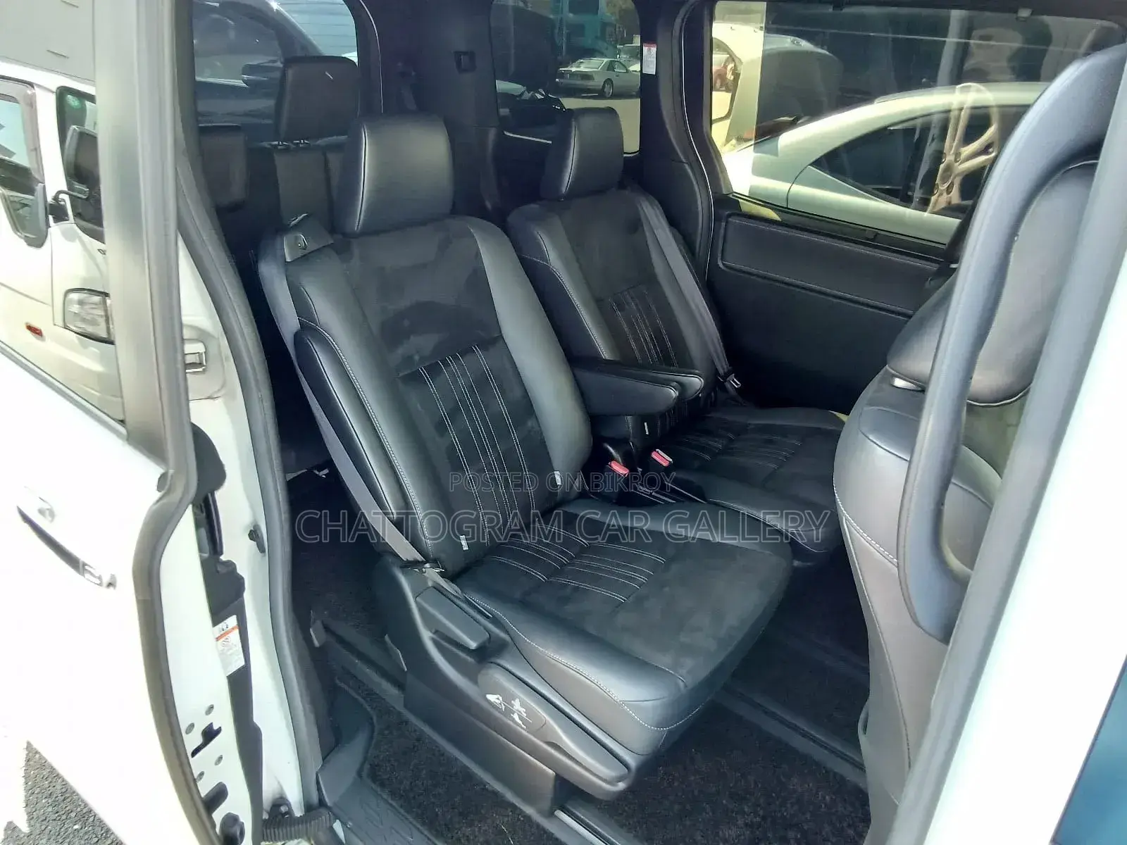 Toyota Esquire 2021 Pearl