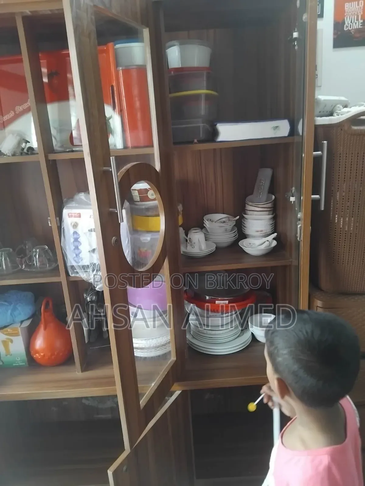 শোকেস/ক্রোকারিজ ওয়াল কেবিনেট