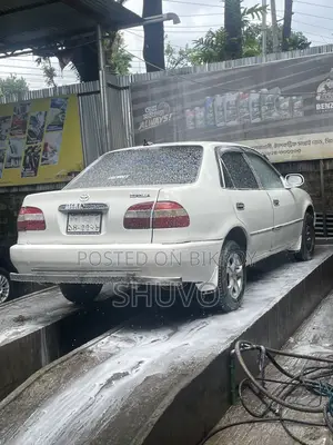 Toyota Corolla Automatic 1997 White