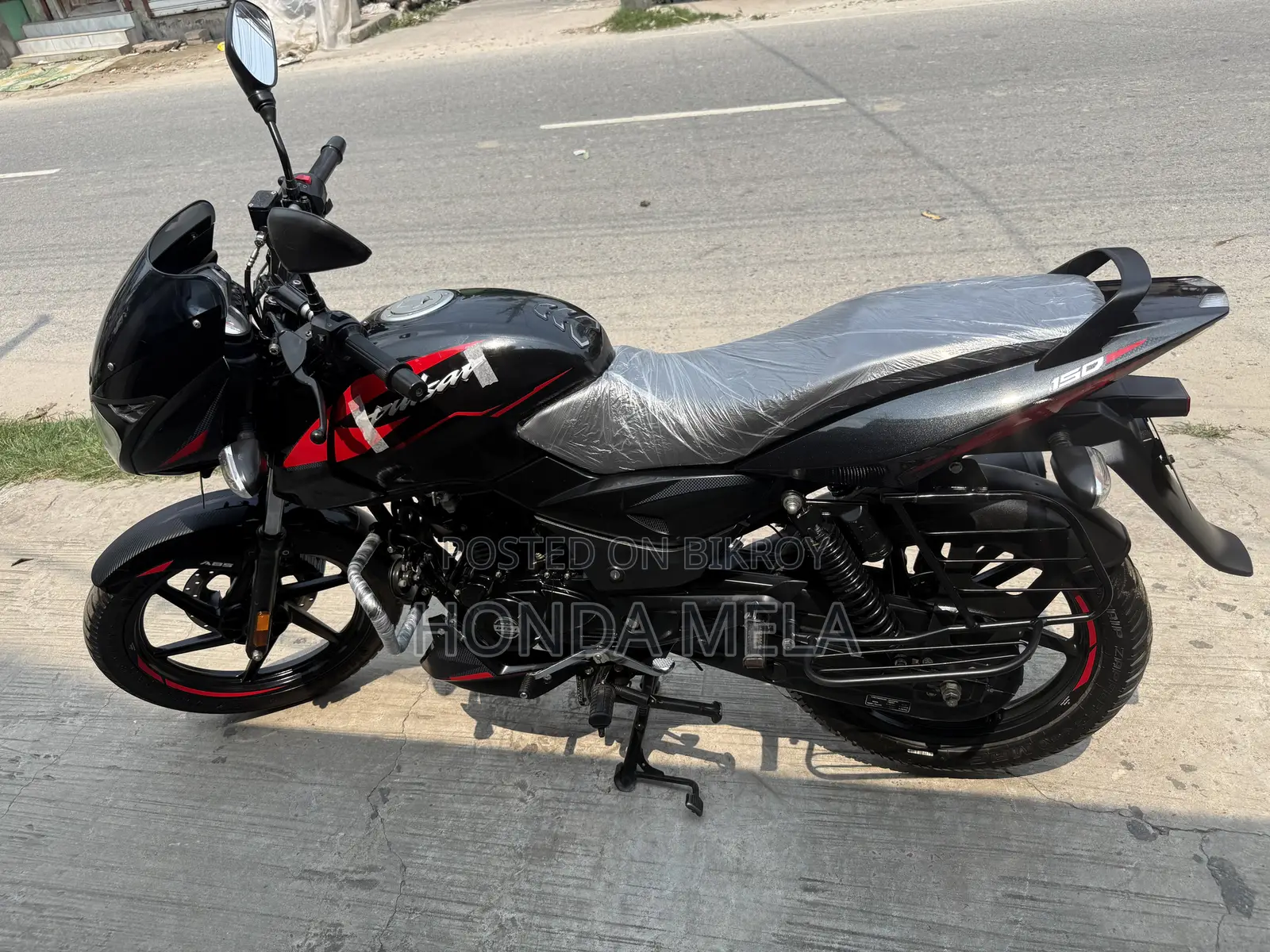 Bajaj Pulsar 150 2025 Black
