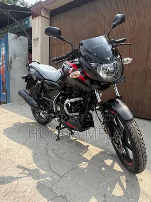 Bajaj Pulsar 150 2025 Black