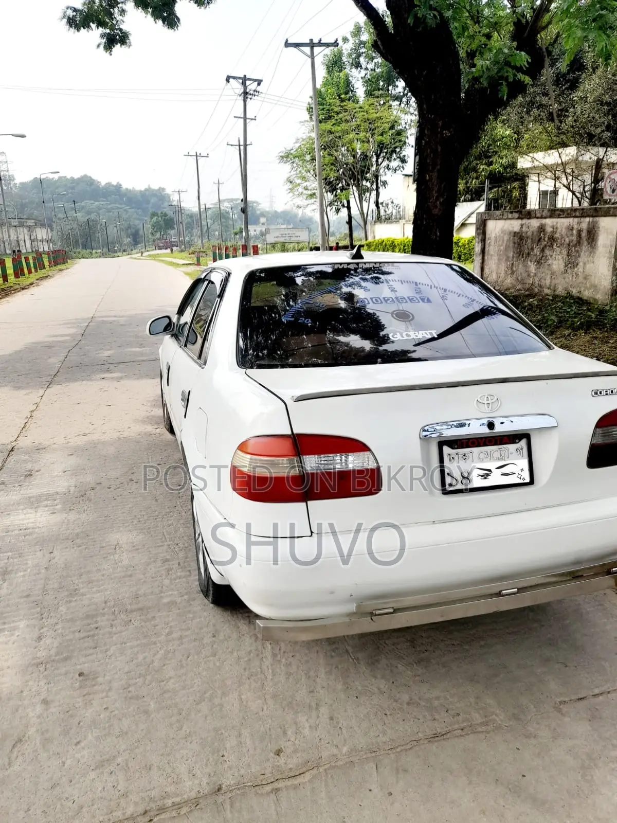Toyota Corolla Automatic 1997 White