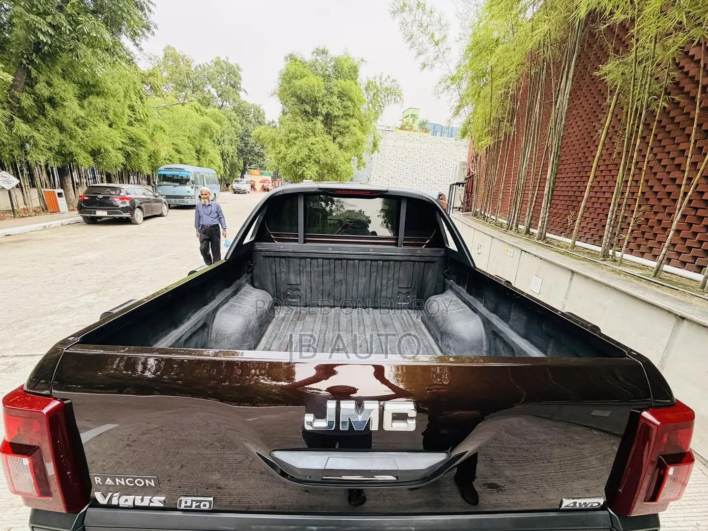 JMC Vigus 2023 Brown
