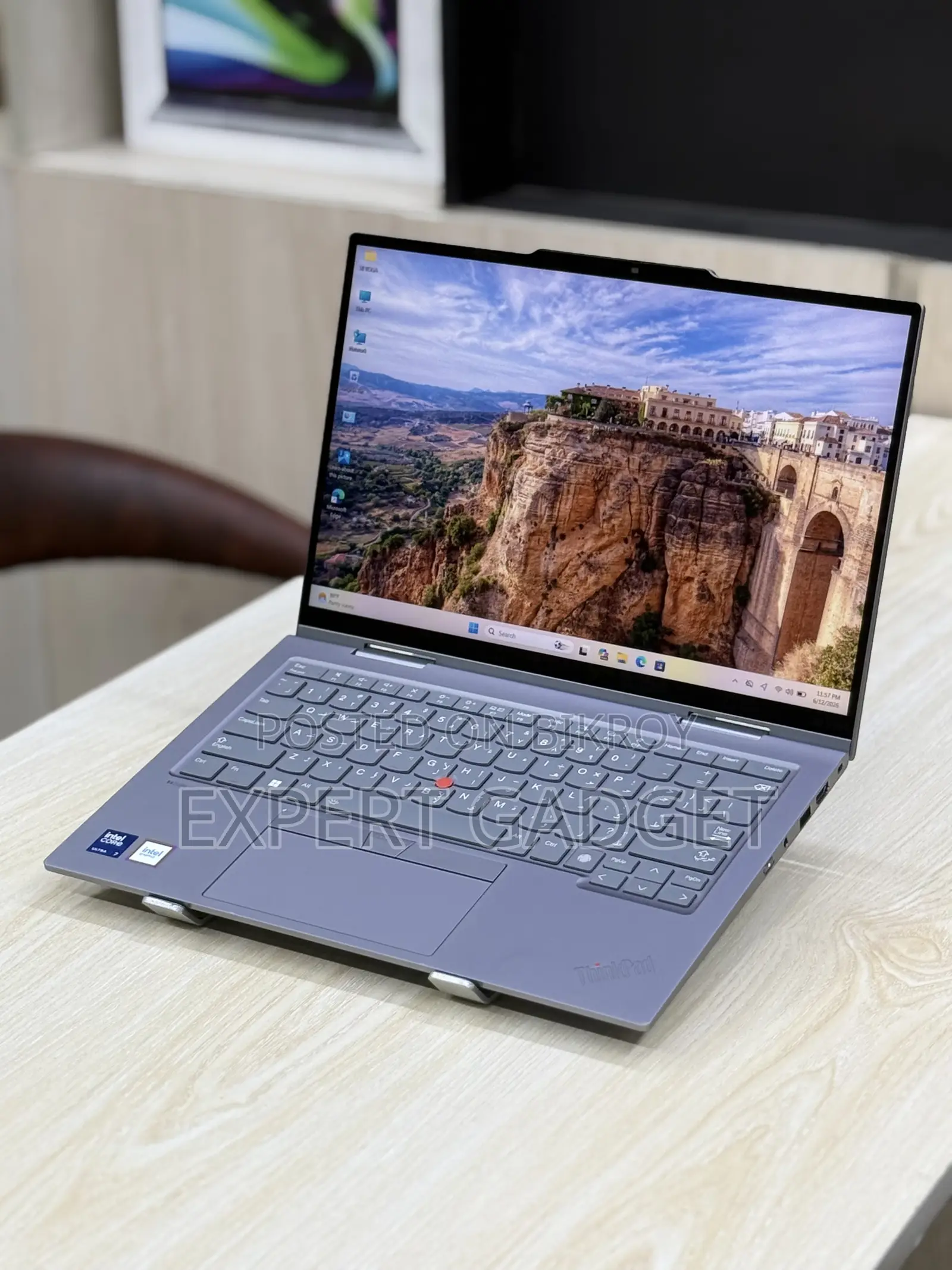 Laptop Lenovo ThinkPad X1 Yoga 32GB Intel Core Ultra 7 SSD 1T