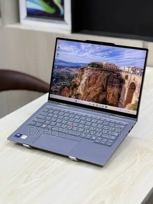 Laptop Lenovo ThinkPad X1 Yoga 32GB Intel Core Ultra 7 SSD 1T