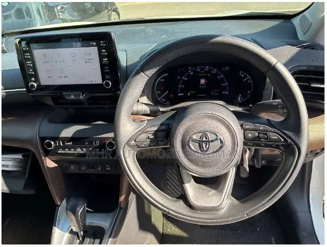 Toyota Yaris Cross 1.5 Hybrid Front Wheel Drive 2021 Pearl