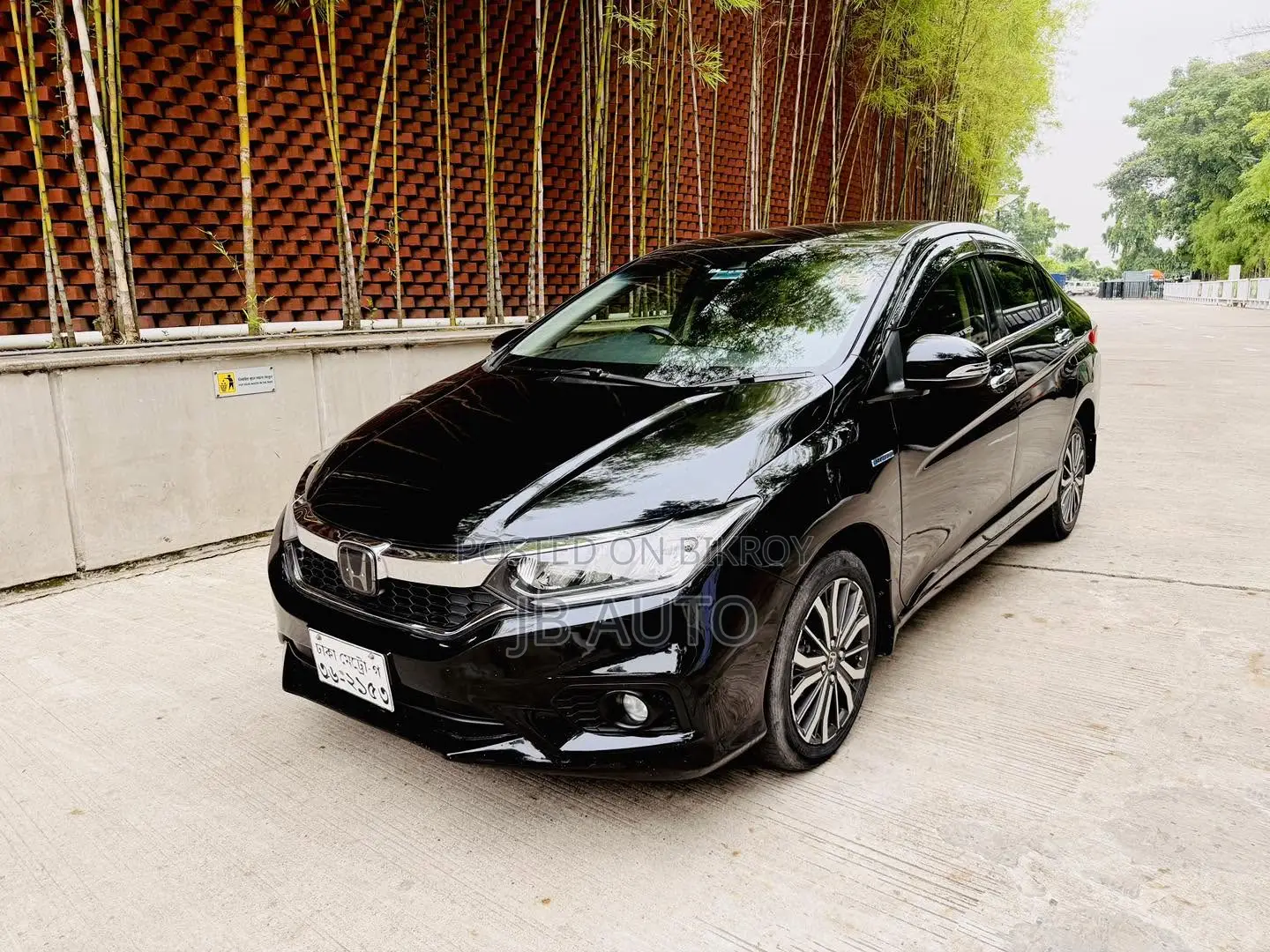 Honda Grace 1.5 Hybrid AWD 2017 Black