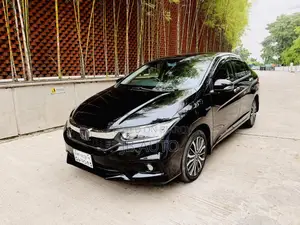 Honda Grace 1.5 Hybrid AWD 2017 Black