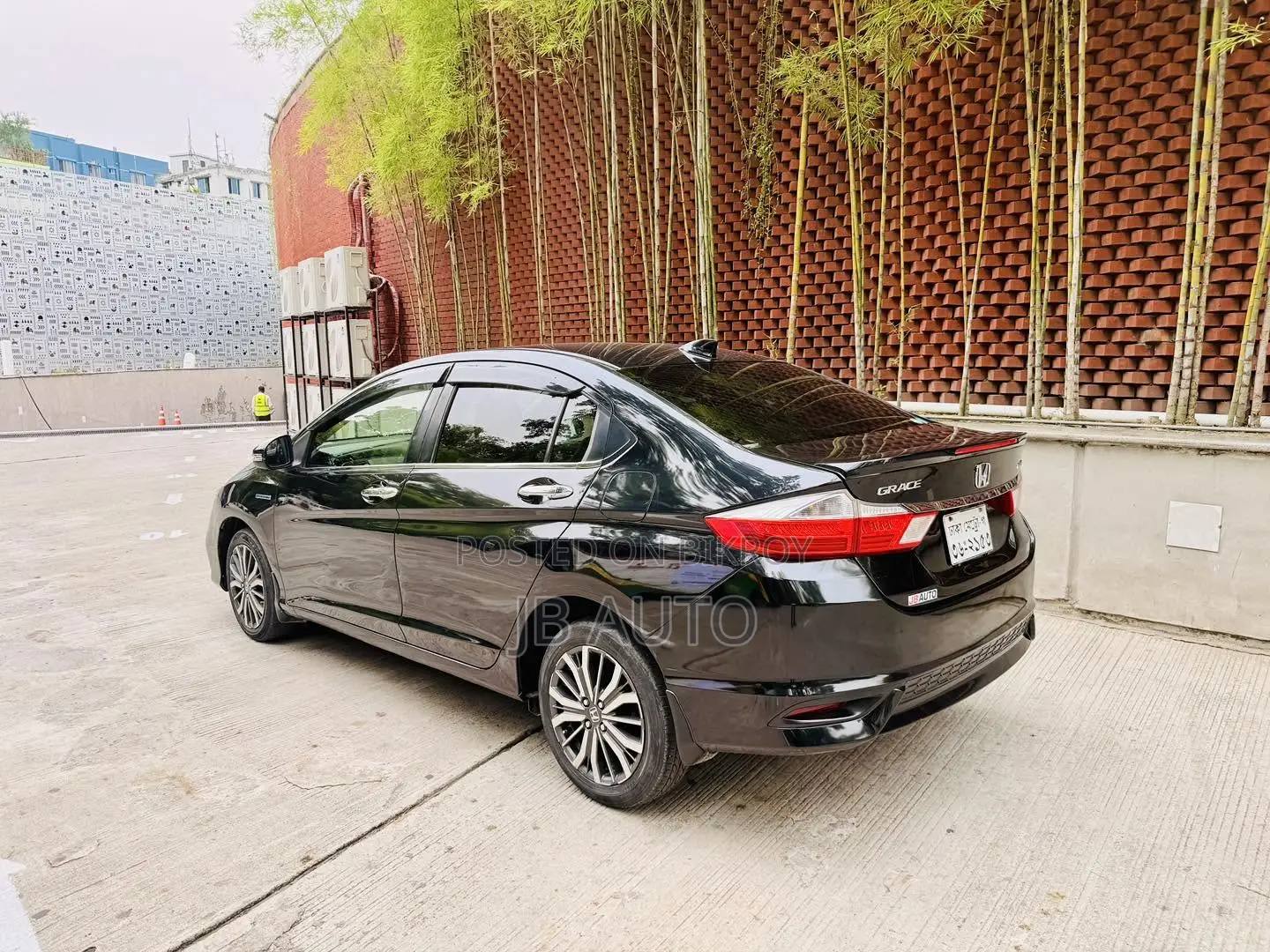 Honda Grace 1.5 Hybrid AWD 2017 Black