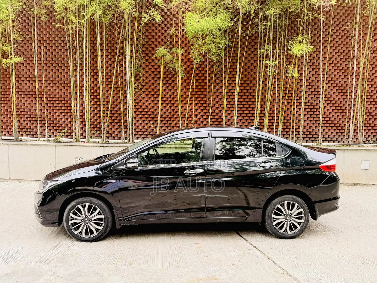 Honda Grace 1.5 Hybrid AWD 2017 Black