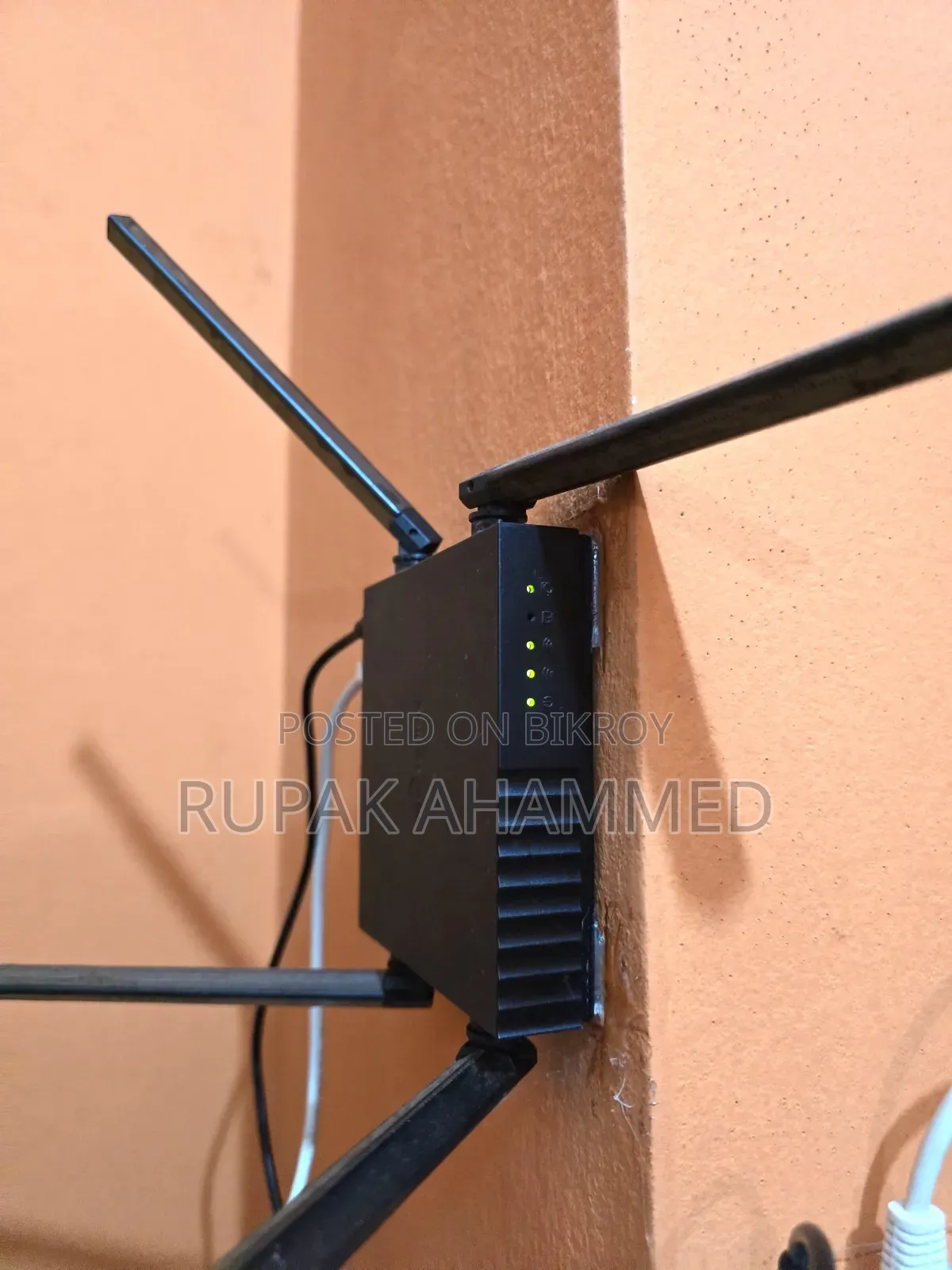 Dual-band router at the price of a single-band router.