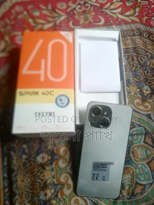 Tecno Spark 40 128 GB Silver