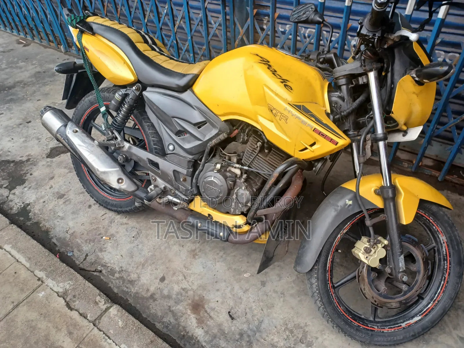 টিভিএস অ্যাপাচি আরটিআর ১৬০ ২ভি ২০১২ ইয়েলো