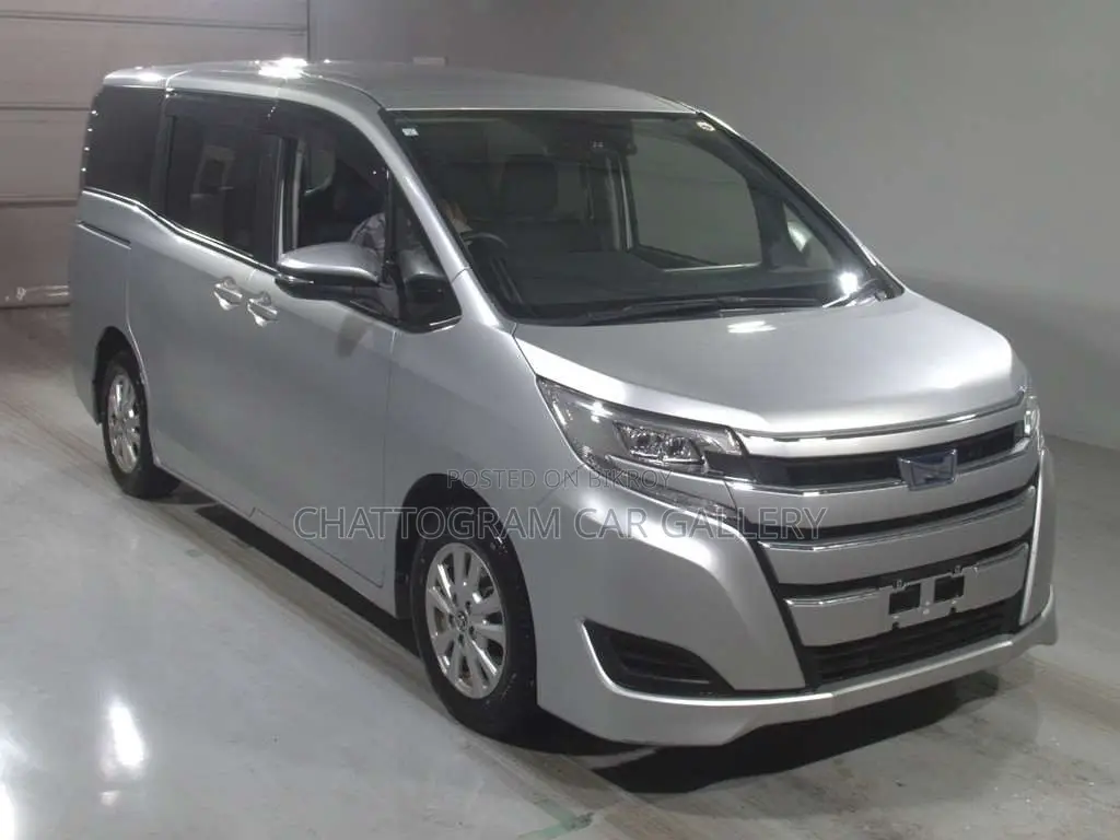 Toyota Noah 2.0 AWD (7 Seater) 2021 Silver