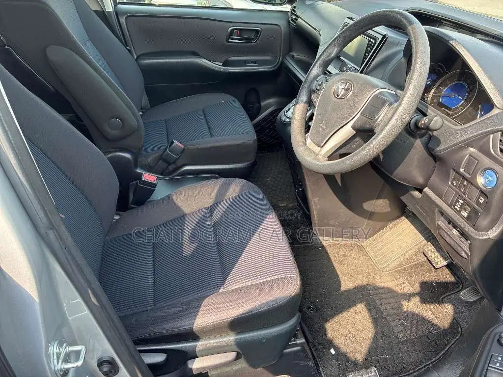 Toyota Noah 2.0 AWD (7 Seater) 2021 Silver