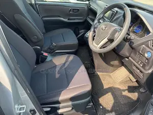 Toyota Noah 2.0 AWD (7 Seater) 2021 Silver