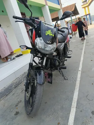 বাজাজ ডিসকভার ১২৫ ২০১৯ কালো