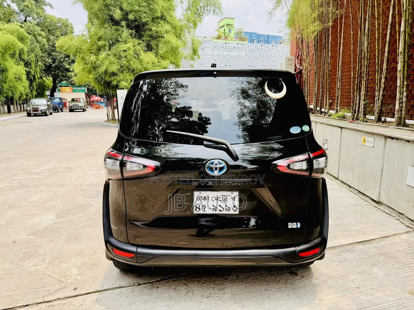 Toyota Sienta 1.5 Hybrid FWD (6-seater) 2016 Black