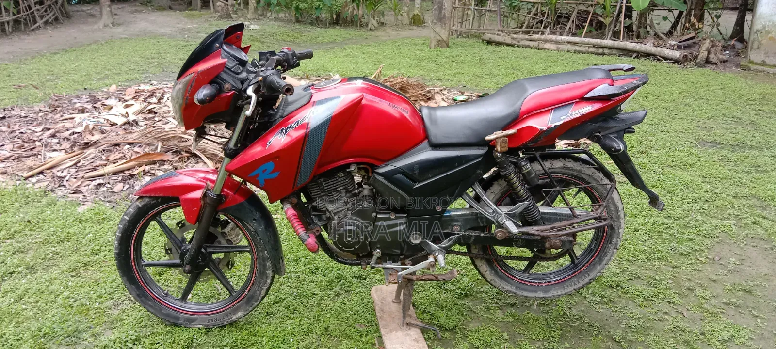 টিভিএস অ্যাপাচি আরটিআর ১৬০ ২ভি ২০১৭ লাল