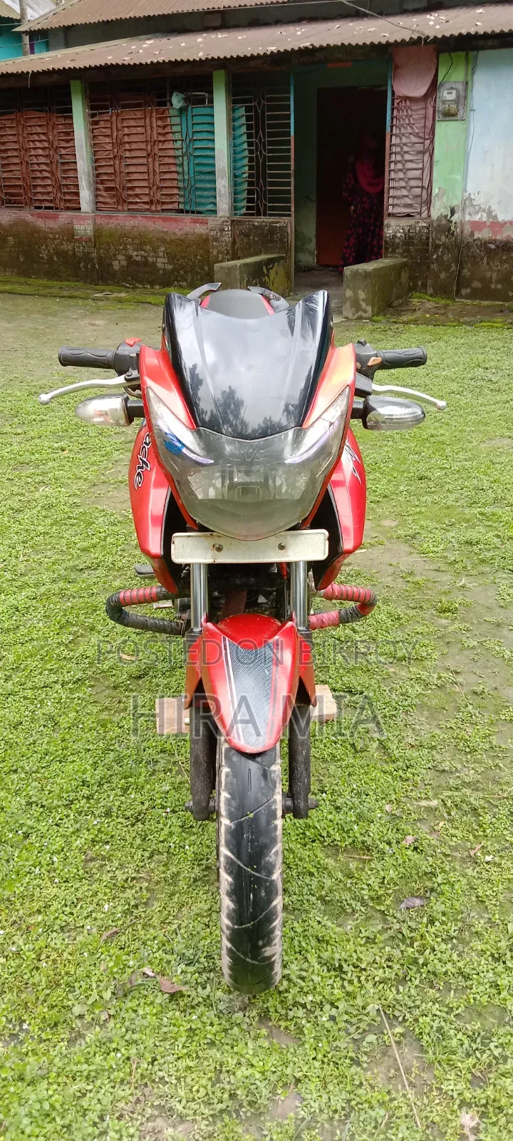 টিভিএস অ্যাপাচি আরটিআর ১৬০ ২ভি ২০১৭ লাল