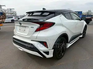 Toyota C-HR 2021 Pearl