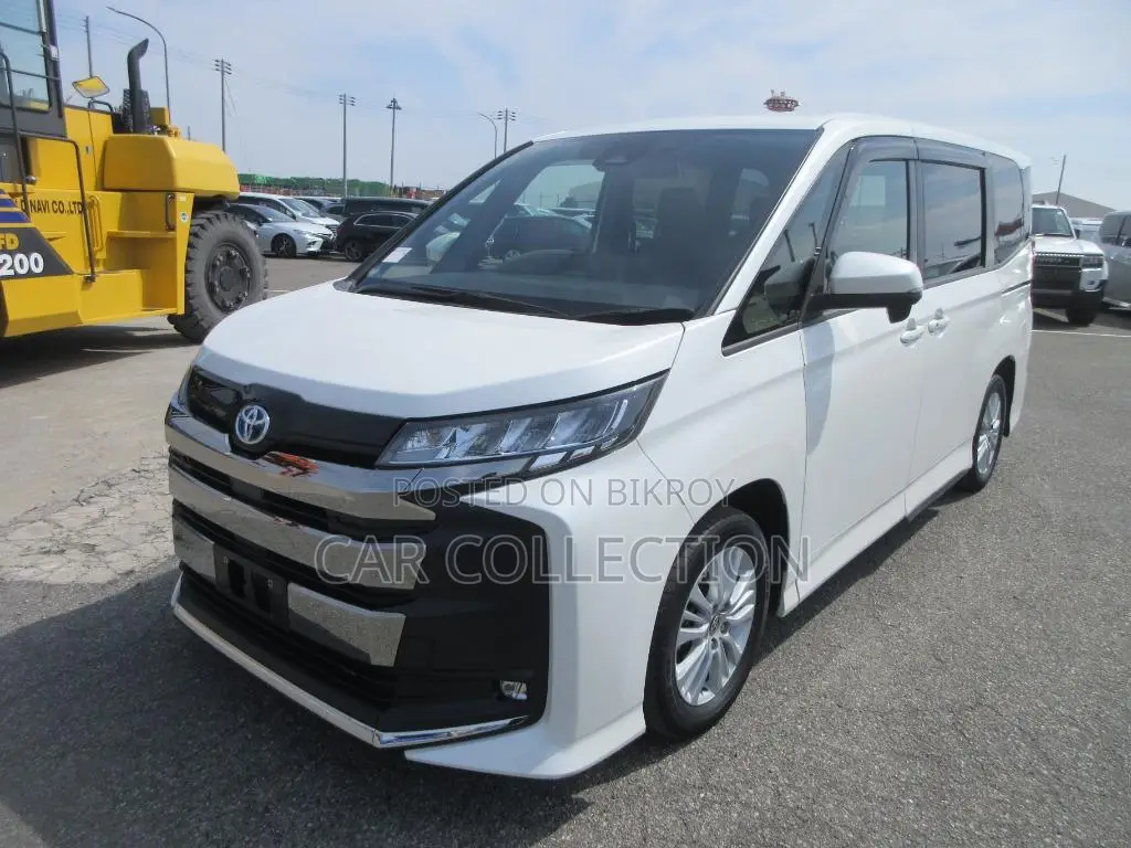 Toyota Noah 2023 Pearl