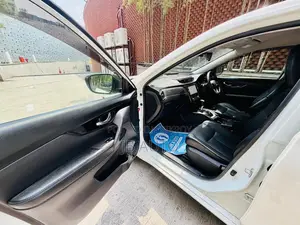 Nissan X-Trail 2.0 Hybrid AWD 2018 Pearl