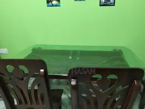 খাবার টেবিল বিক্রি করা হবে