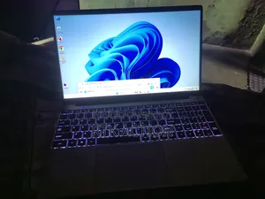 Laptop 8GB Intel SSD 128GB